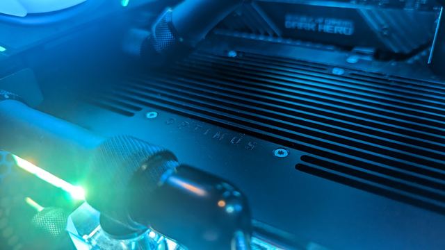 A fitting on the GPU block